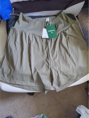 Halara Women's SoftlyZero Airy High Waisted Cool Touch Yoga Shorts L Sage Green